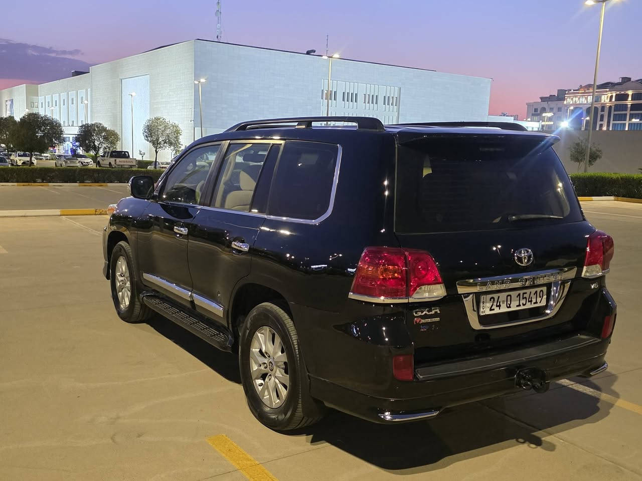 Toyota lancruser gxr 2013. 6v
شةريكة جيهانgxr
6V

برئمي دةرةجة يةك
سةيارةكة زؤر باك ماوةتةوة 
نمونةية لة جواني 
بةناو خؤمانةوةية 
گئر مةكينة كارةبايي ١ هةفتة بةشةرت
زؤر بئ كئشة و پاك ماوةتةوة
هةموو شتي تازةية 
سةنةوي هةزة ژينگة رئگاوبان هةمووي تازةية
سةلاجة 
شةغال 
بةسمة 
سلايد
دةرگا بةسمة
گوشن كارةبايي
حاسةي پئش و پشت 
8ايرباگ
ئاوئنة شةفت 
تةنها پةلةيةك بؤياغي هةية 
لة جاملغ ي دواوة 
رةسمي سؤنةرةكةيم داناوة 
نرخي306 و مجاليكي كةم
شوئن هةولئر
***********
