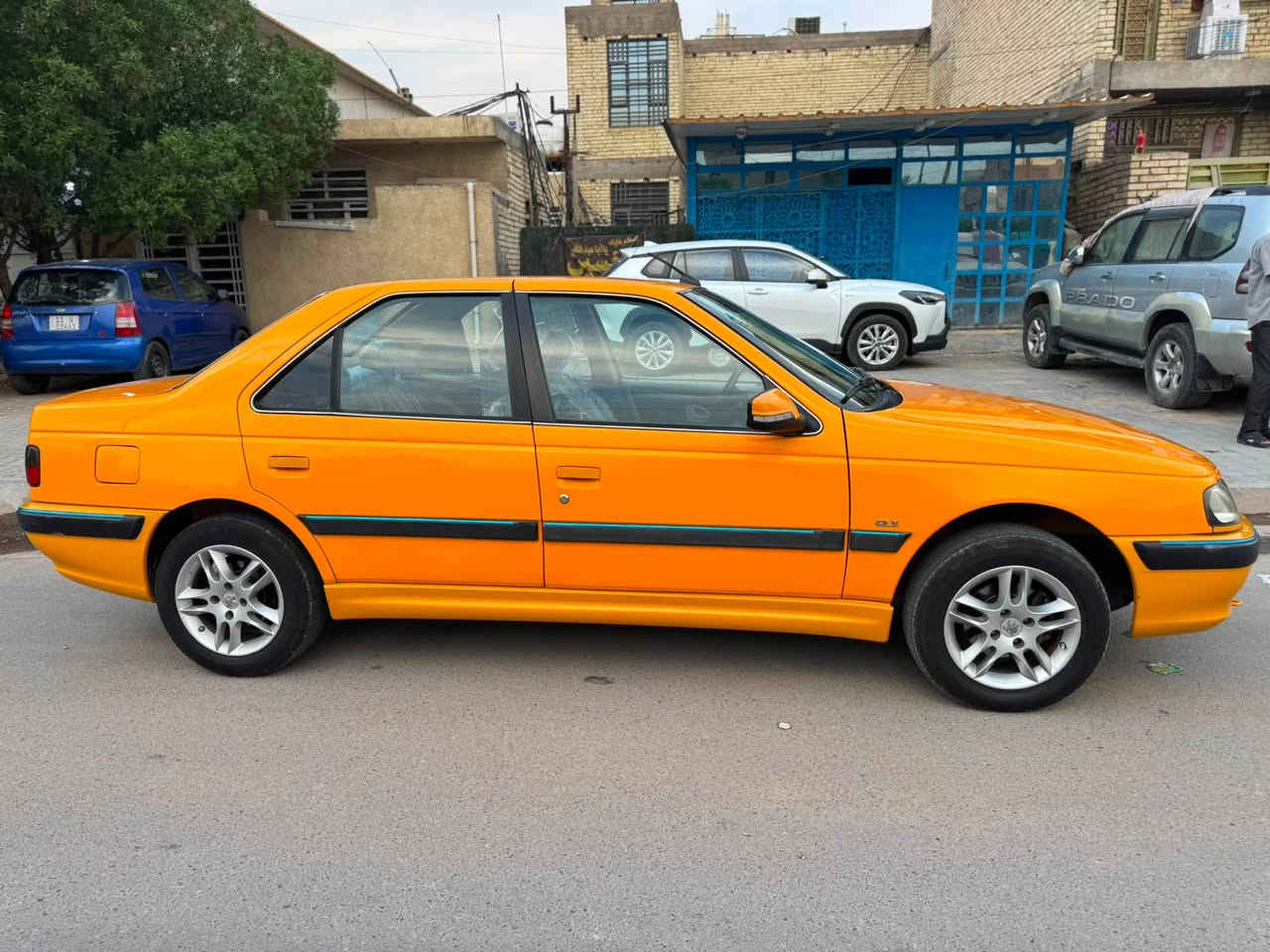 بيجو بارس 2023 اصفر 
محرك 1800 سياره حره ماشيه 79 كير محرك مكفول كشر مكفول منضومة غاز كامله تبريد شغال حدادة صدر خير من الله مري جانبيه شفط تحكم ستيرن حساسات خلفيه شاشه كامره كله شغال  السعر 70$ بيها مجال بسيط 
للاتصال :***********
