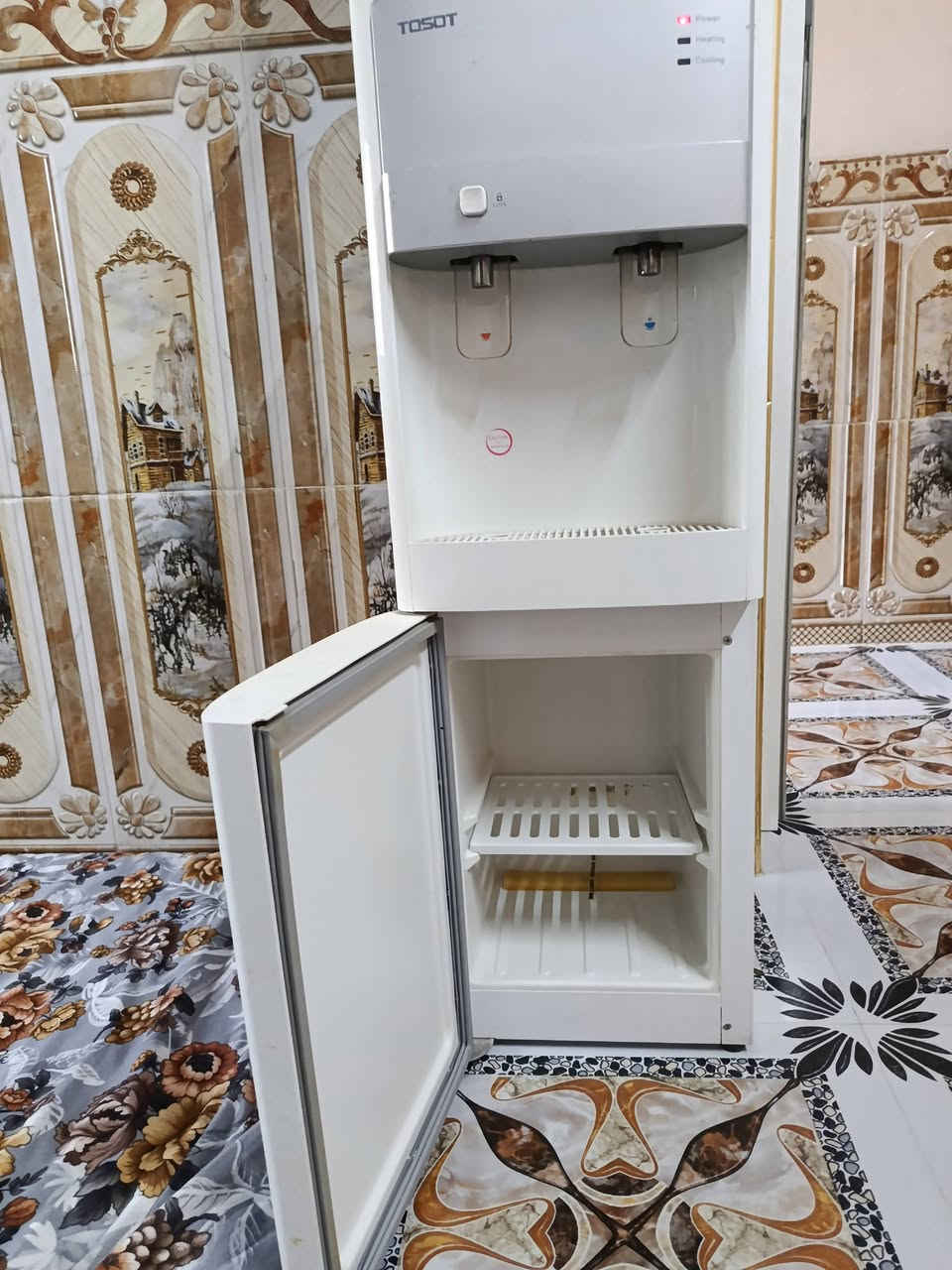 براد للبيع شغال شرط السعر 60وبيه مجال شراي اتصل ***********
