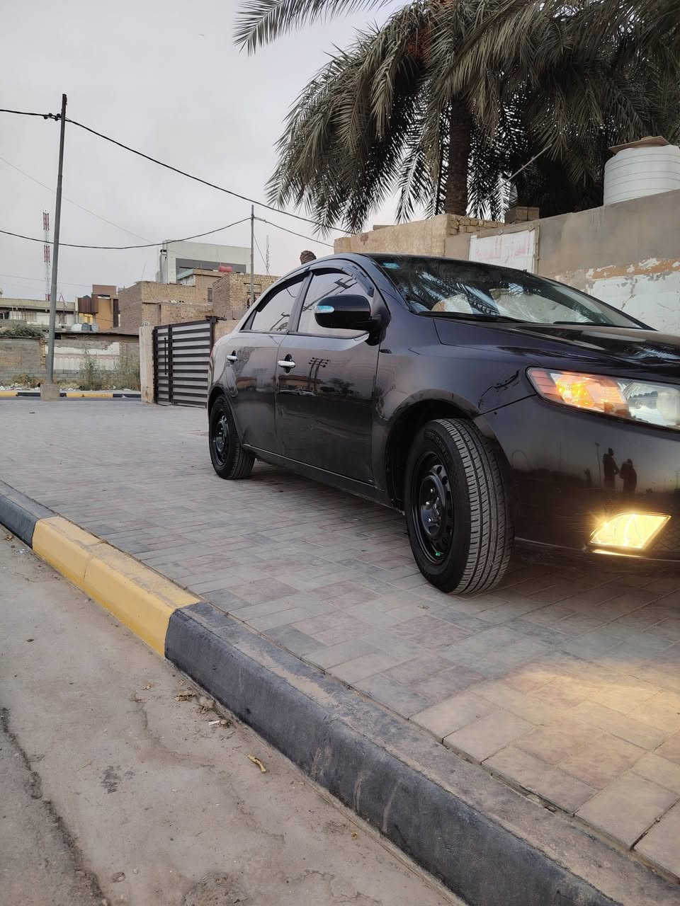 سلام عليكم فورتي موديل ١٠ وارد كوري مكينه ١٦٠٠ ابلادي رقم انكليزي الجديد سنويه لل٣١ اباسمي كير مكينه وتبريد مكفولات صدر امامي وخلفي جديد تخم تاير جديد غرفه مدوشمه جديد سياره جاهزه اي نقص مابيهة سياره بيها قطع صبغ ابيع احزام مكان السياره واسط العزيزيه معروضه ٧٤وبيهه مجال بسيط للاستفسار ***********
