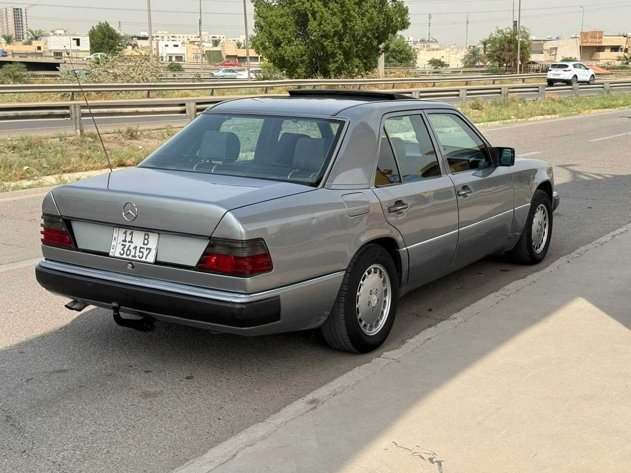 مرسيدس E300 • موديل ١٩٩٠ • ستة سلندر
