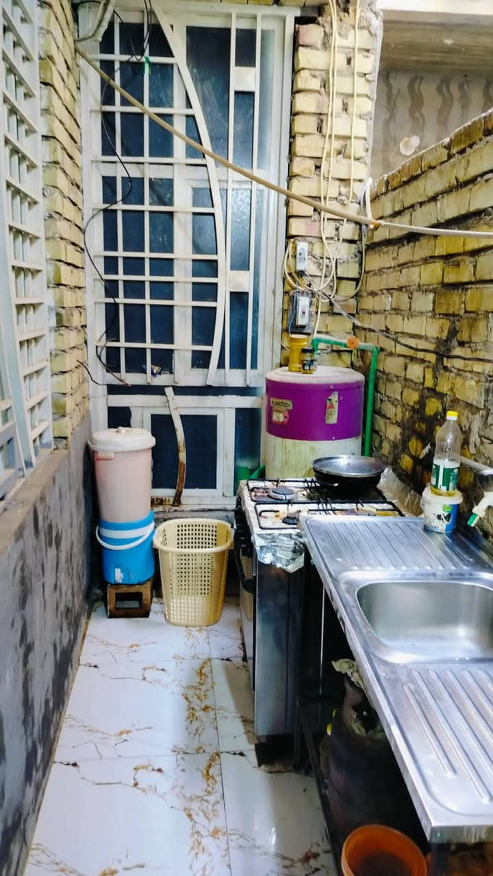 🏠 دار بناء درجةأولى طابق واحد للبيع 100 م 
       والواجهة 10 م على شارع 20 م
📍 الموقع والمواصفات:
      في طويريج - حي العسكري شارع نظوري خلف 
      الروضه 
• سند العقار: طابو صرف (ملك صرف).

🛠️ الخدمات المتوفرة:
• ✅ ماء وكهرباء وتبليط.
• ✅ شبكة مجاري متكاملة. 
📞 للتواصل والاستفسار:
يمكنكم الاتصال مباشرة أو المراسلة عبر واتساب على الأرقام التالية:
📱 ***********📱 ***********
ملاحظة: لأصحاب العقارات الراغبين ببيع عقاراتهم بسرعة واحترافية، نسعد باستقبال طلباتكم على الأرقام أعلاه.

