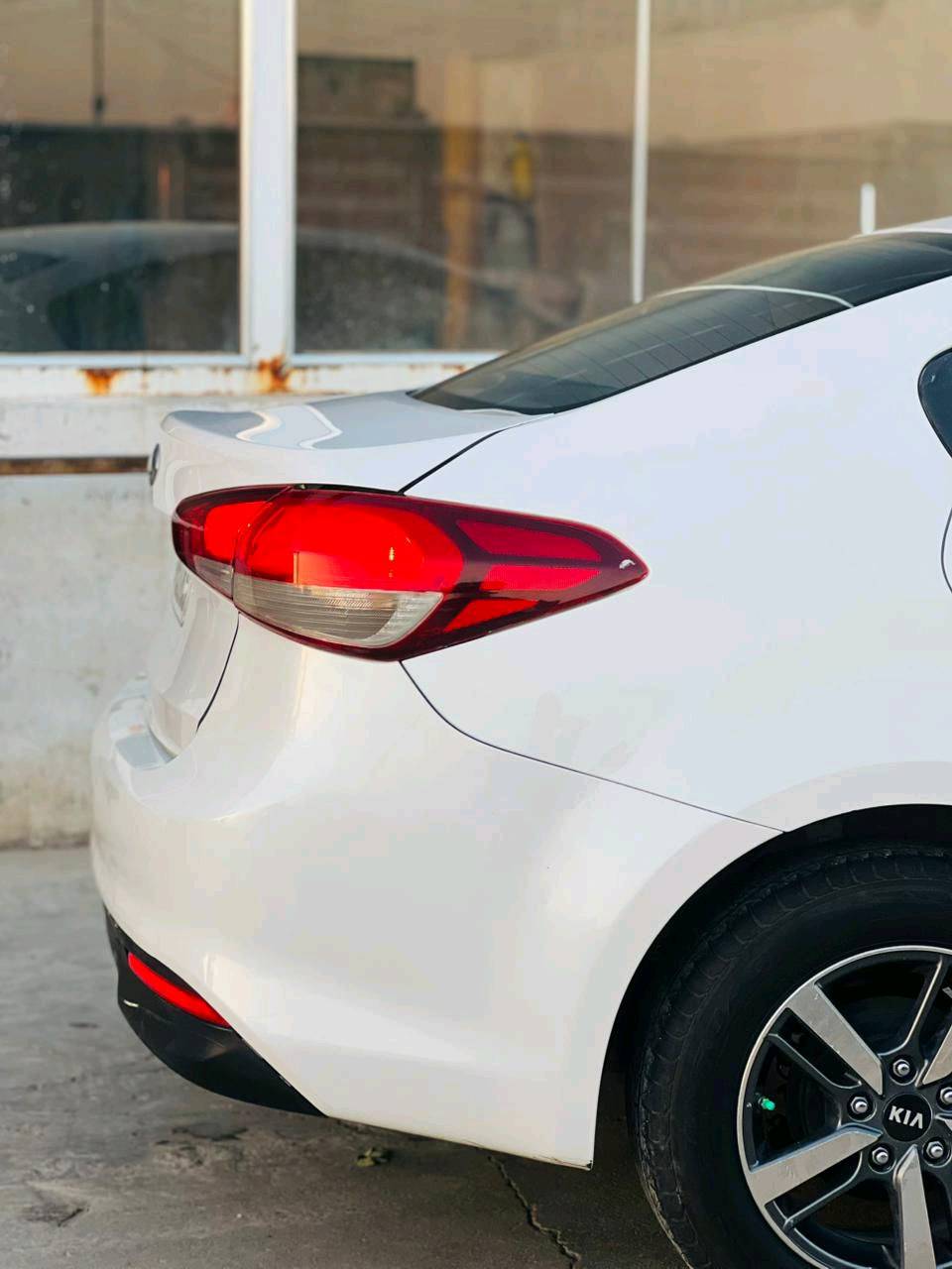 سيراتو موديل ٢٠١٧ بيها بارد قطعتين ورصعات بالهلال مال الچاملغ  السياره جاهزه رقم اربيل عندي وكاله وثاني يوم تحويل صاحبها يسكن بغداد السعر ١٠٧$وبيها مجال الاتصال على الرقم ***********