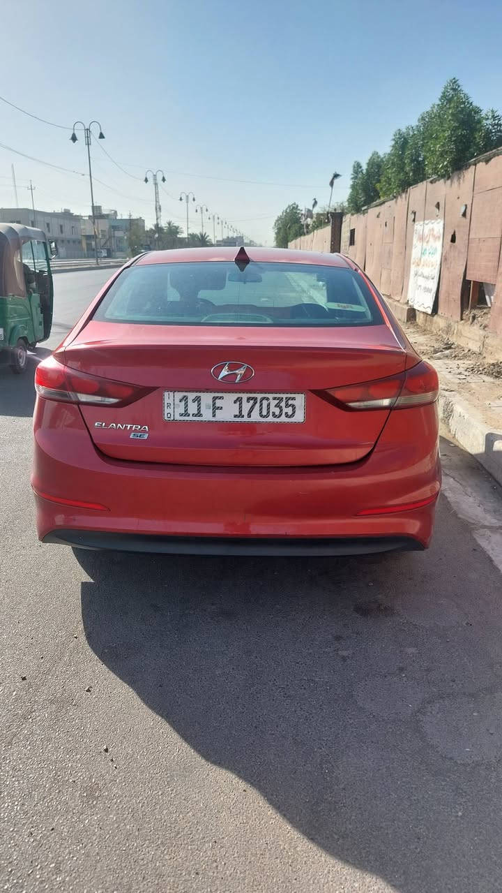 ل سلام عليكم الانترا 2017 حادثها جاملغ امامي بدون دواخل وبيها الباب الوره السايق صبغ قليل هذا سونرها قبل شهرين  اتريد تسوي جديد وين ميعجبك مكاني بغداد المشتل  للاتصال ***********
