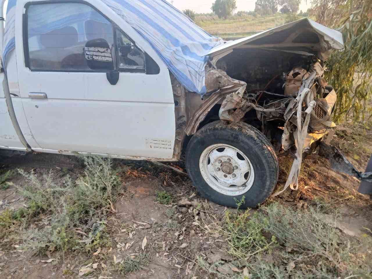 نيسان بيكب 89  ضربتها جاملغ وبنيد وشوية بالشاصي محرك وكير ومكينة حاوية مكفولات بأسمي مشروع وطني 2028  بصرة السعر 22 مكاني ناصرية غراف 
***********
