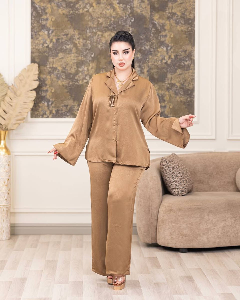 🔥💥 تخفيضات تحطيم الأسعار 💥🔥

✨💕 سوت نسائي أنيق وراقي 💕✨
😍 موديل يجنن وخامة فخمة تليق بيج 😍

🌟 الخامة: دابل درجة أولى
👗 القياسات: XL – 2XL – 3XL
💖 قياس راهي وراحة باللبس

💰 سعر القطعة: 20 ألف فقط 🔥
📦 سعر الدرزن: 175 ألف

🛍️ لا تفوتكم العروض، الجودة والأناقة بأحلى الأسعار 😍
📩 للحجز والطلب راسلونا خاص
🚚 توصيل لجميع المحافظات
✅ شرط الفحص متوفر

#تخفيضات #سوت_نسائي #ملابس_نسائية #جملة_ومفرد #تحطيم_الأسعار
