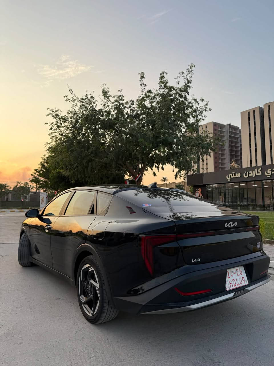 السلام عليكم كي فور للبيع
🚘 Kia K4 EX 2025

*********** 
🔹 اللون: اسود 
🔹 المحرك: 2000cc DOHC — 4 سلندر
🔹 الكير : IVT أوتوماتيك
🔹 دفع أمامي FWD
🔹 الممشى: 29000 فقط
🔹 تترقم شمالي اربيل

✨ المواصفات:
🔸 كشنات قماش
🔸 شاشة كبيرة 12.3 إنش متصلة
🔸 Apple CarPlay & Android Auto 
🔸 تشغيل بصمة + تشغيل زر
🔸 دخول ذكي
🔸 مثبت سرعة ذكي
🔸 كاميرا خلفية
🔸 حساسات أمامية وخلفية
🔸 أنظمة تحذير ومساعدة بالقيادة
🔸 نظام المحافظة على المسار
🔸 فرامل طوارئ أوتوماتيكية
🔸 إضاءة LED

💥 الحادث: بنيد و جاملغ 

📌 ملاحظة:
الدعامية أصلية ✅
هنالك رصعة  في البك لايت الايسر✅
صور الحادث ورقم الشاصي مرفق مع الصور✅

للاستفسار عن السعر اتصل على الرقم 

***********
