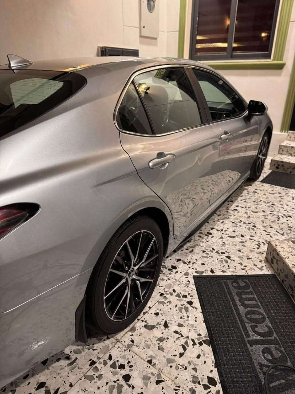 🚨 للبيع تويوتا كامري 🚨
🚘 كامري وارد أمريكي
🔹 الضرر: جاملغ أمامي
🔹 بدون دواخل
🔹 السيارة نظيفة ومواصفاتها معروفة
🔹 صور الحادث والسونار موجودة

💰 السعر: 205 ورقة
🔥 وبيها مجال للجادين فقط

📍 المكان: صلاح الدين تكريت 
📞 للاستفسار: ***********

الرجاء التواصل للجادين فقط، وبالتوفيق للجميع ❤️
