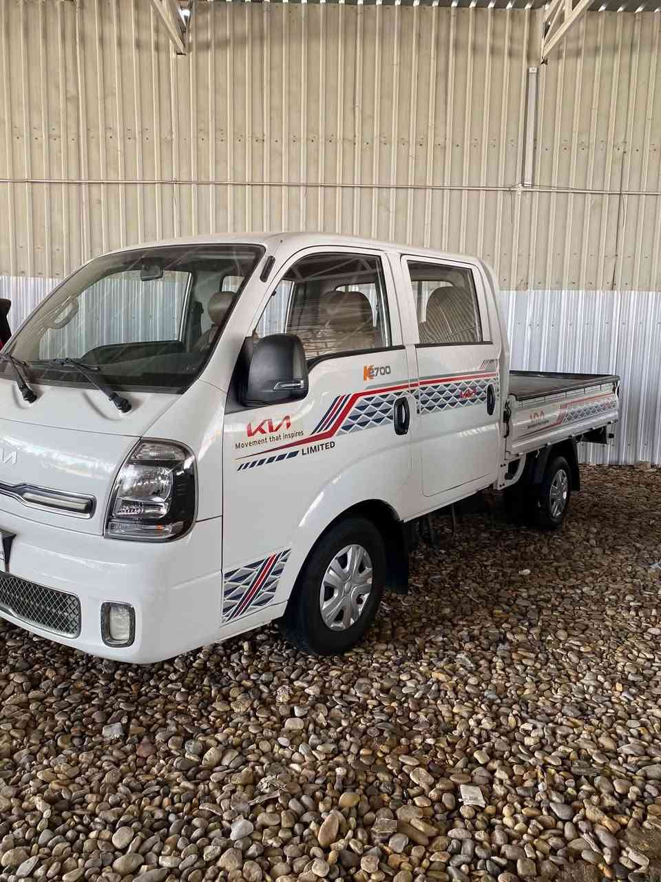 للبيع كيا بنكو موديل 22رقم بابل سياره جديده وجاهزة كفالة عامه ماشيه 118 تبريد محرك تخم تاير كله جديد العنوان بابل الشوملي السعر ***********/////*********** فقط طعجه موضحه بالصوره غير كفاله عامه
