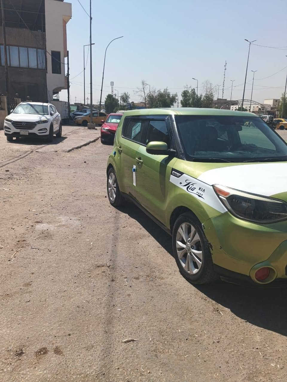 مكلف بالنشر اتصل على صاحب سياره للبيع كيا صول موديل 2016 رقم نكليزي كربلاء تحويل مباشر سياره بيه تبديل جاملغ امامي بدون داخل وصبغ باب صدر فقط مكينه بيه ظعف جدا بسبط وباقي سياره كفاله مكان سياره حله مركز المدينه السعر ( 65 ) ورقه الاتصال ***********
