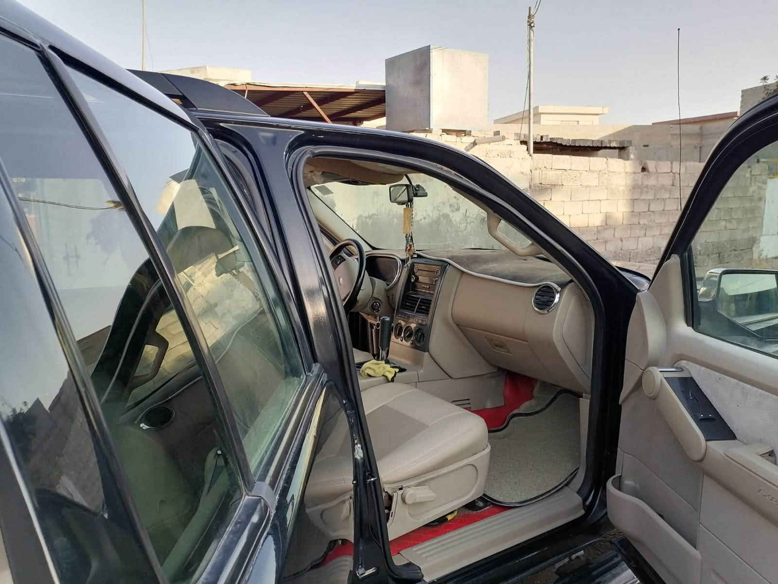 فورد اكسبلور موديل 2010
خليجية سيارة داخل بيجي 
٧ راكب جاهزة سيارة للاخير بدون اي نقص رقم بغداد انكليزي بدون حادث بدون ايرباك مصبوغة جمالية اثر جراد 
97$ وبيها مجال 
مكانها ديالى بعقوبة 
ترهم بيع وترهم مراوس حسب القناعة 
*********** تواصل واتساب 
@إشارة
