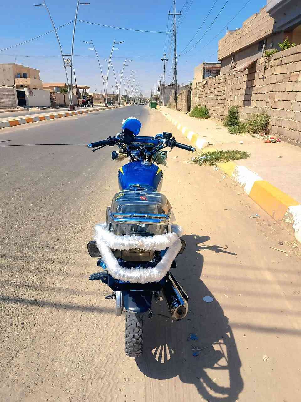 السلام عليكم دراجه موديل 25 سيفان للبيع محرك 200 شاصي ومحرك موديل 25  تشغيل عن بعد نظافه 100% دراجه شوفه العين شرط كل شيء شغال  السعر 750 بها مجال شيء قليل الموشراي لا يخابر الرقم الهاتف فقط ***********
