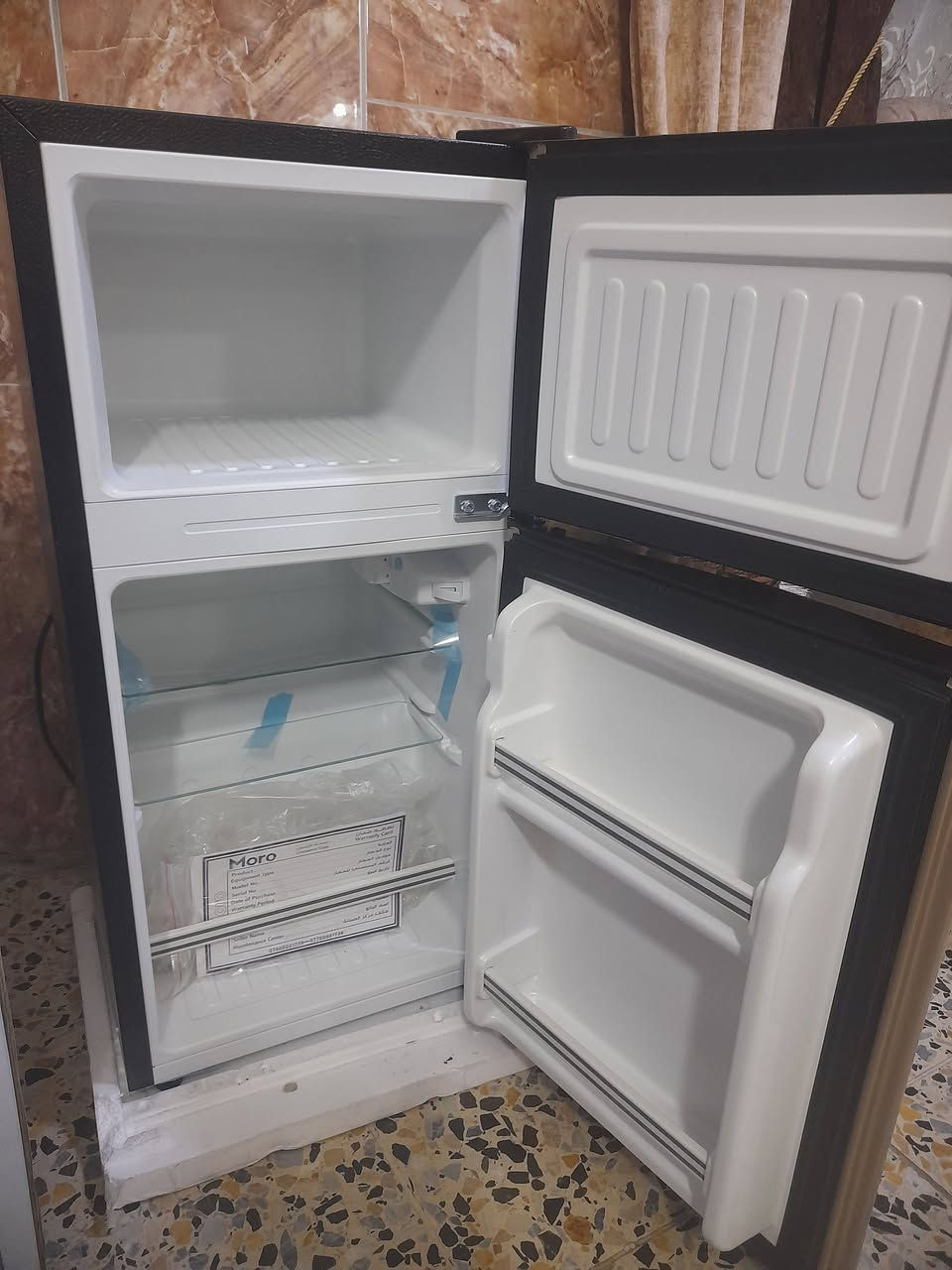 للبيع ثلاجه ٦ قدم بعدها بلكارتونه جديده مامشتغله اخذتها ١٦٠ الف قيم بما يرضي اللله مكاني بغداد حي الجهاد رقمي ***********
