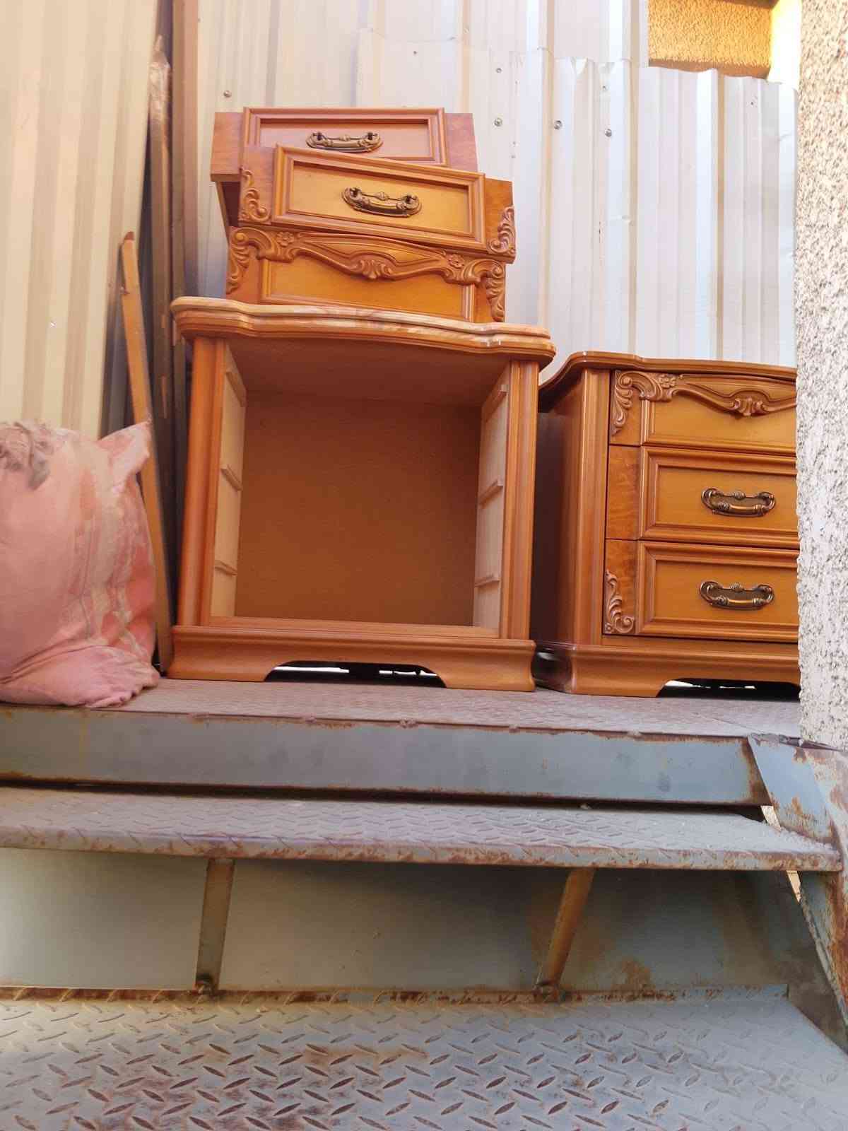 غرفه ماليزي نضيفه بس بدون صوميا وباب الكنتور بي ضرب بسيط ب600 وبيها مجال العنوان صلاح الدين الدجيل حي عسكري ***********
