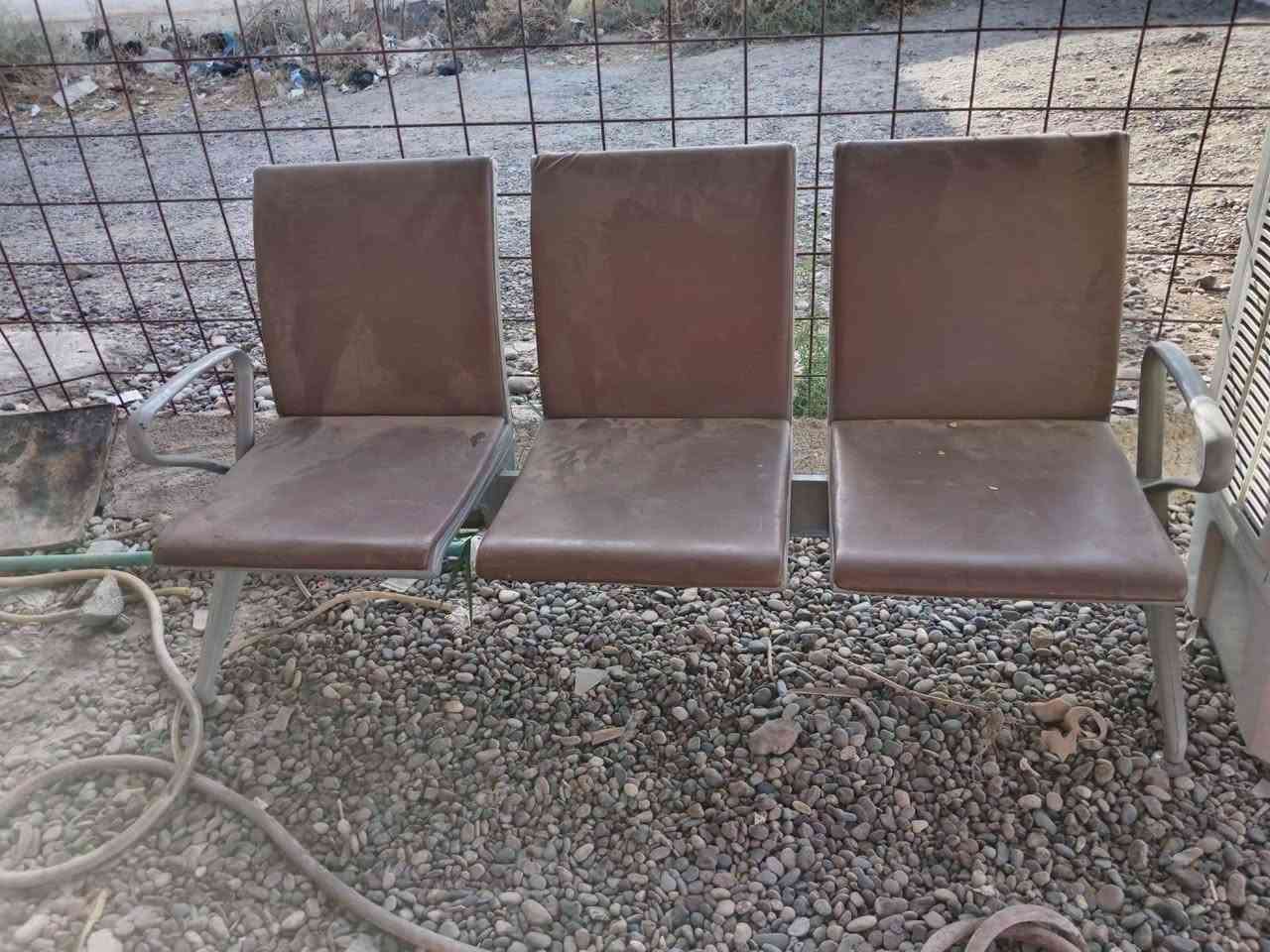 غراض نظيفة  للبيع العنوان كيارة شارع الحولي الاستفسار ***********
