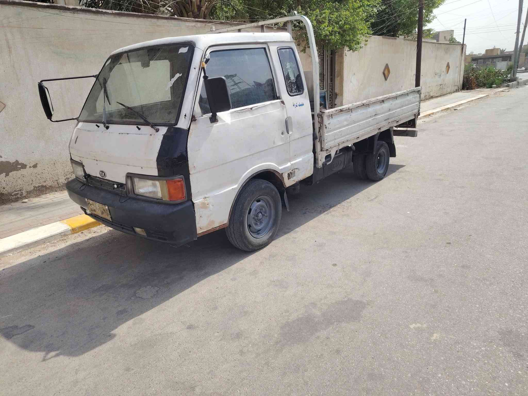 السلام عليكم اخوان كيا بنكو موديل 95 سياره جديده وجاهزه منه للشغل مكينه وكير واكسن وشاصي مكفولات كفاله عامه رقم صدامي راعيه ماندله اتكفلك سرقه وعشاير مستمسكاته موجوده السعر  23قفله قفله داخله حصه كاز كل المحافظات عنوان ناصريه مركز  ***********
