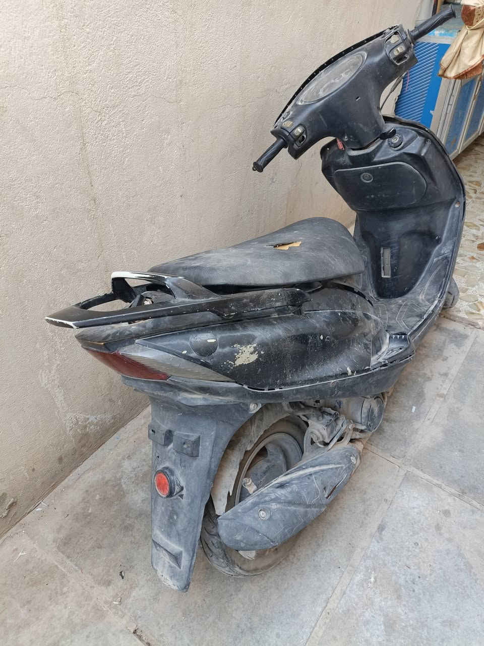 السلام عليكم دراجه ماكس يحتاجلها تجفيت للبيع هل موجود يرادلها ترتيبات السعر 100 الف عنوان حي طارق الوسط ***********
