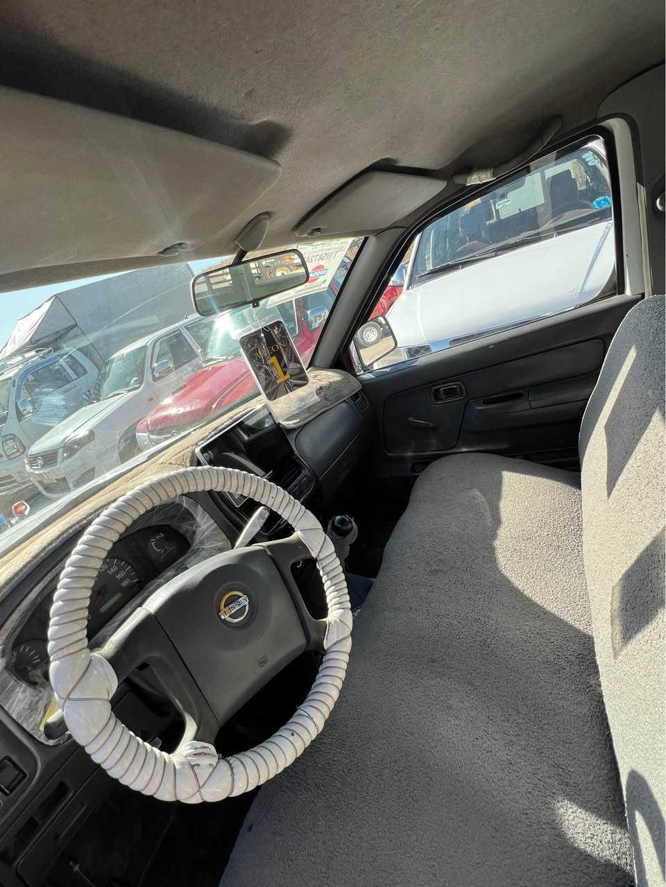 سلام عليكم بيكب نيسان تك للبيع بسعر مناسب *********** 
موديل 2001 مشالله سياره جديده نضيفه جاهزه كير محرك بشرط رقم كركوك دولي سنويه جديد دفتر بانزين بيها العنوان كركوك رقم هاتف *********** كركوك, العراق
