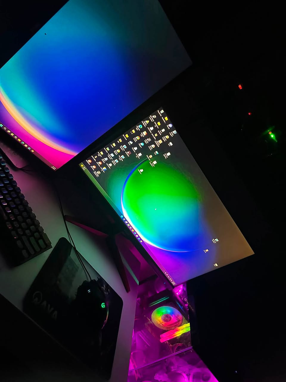 السلام عليكم
Pc gaming للبيع

المواصفات:
super 2060 كرت الشاشه -1
2- معالج 15-9600k
3- مذربورد
asrock z390m pro4 مذربورد -3
4-ssd 240
5-2T hard
6-power supply 750w
شاشتين
acer 240hz :الاولى
dell60hz: ull
ماوس لوجتك
وكيبورد ريد دراغون ميكانكل
السعر:800 الف
الرقم:***********
