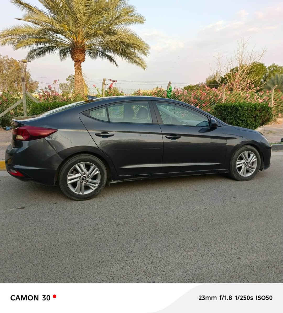 لنترا 2020
محرك 2000 دوش
ماشية ٩٢ الف ميل 
رقم اربيل 
السيارة بأسمي 
سنوية جديدة تنتهي ٢٠٣١ 
هزة جديدة 
السعر 120 $
وبيها مجال
تواصل مع الرقم  ***********

