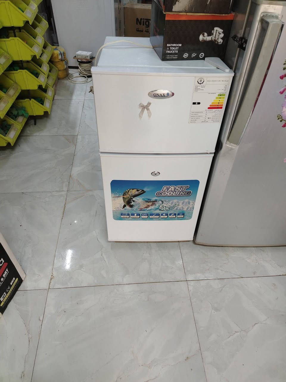 ثلاجات مكتبية • جديدة • عدد ٢