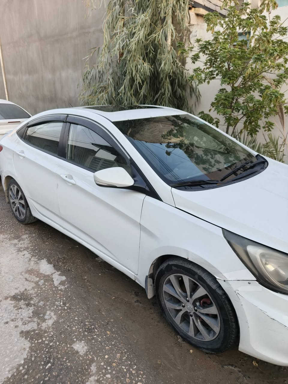 اكسنت موديل ١٥ محرك ١٦٠٠ فول مواصفات حدادية وكير ومحرك مكفولات بيها ثلث قطع صبغ ب٨٠ وبيها مجال بصيط مكلف بلنشر***********
