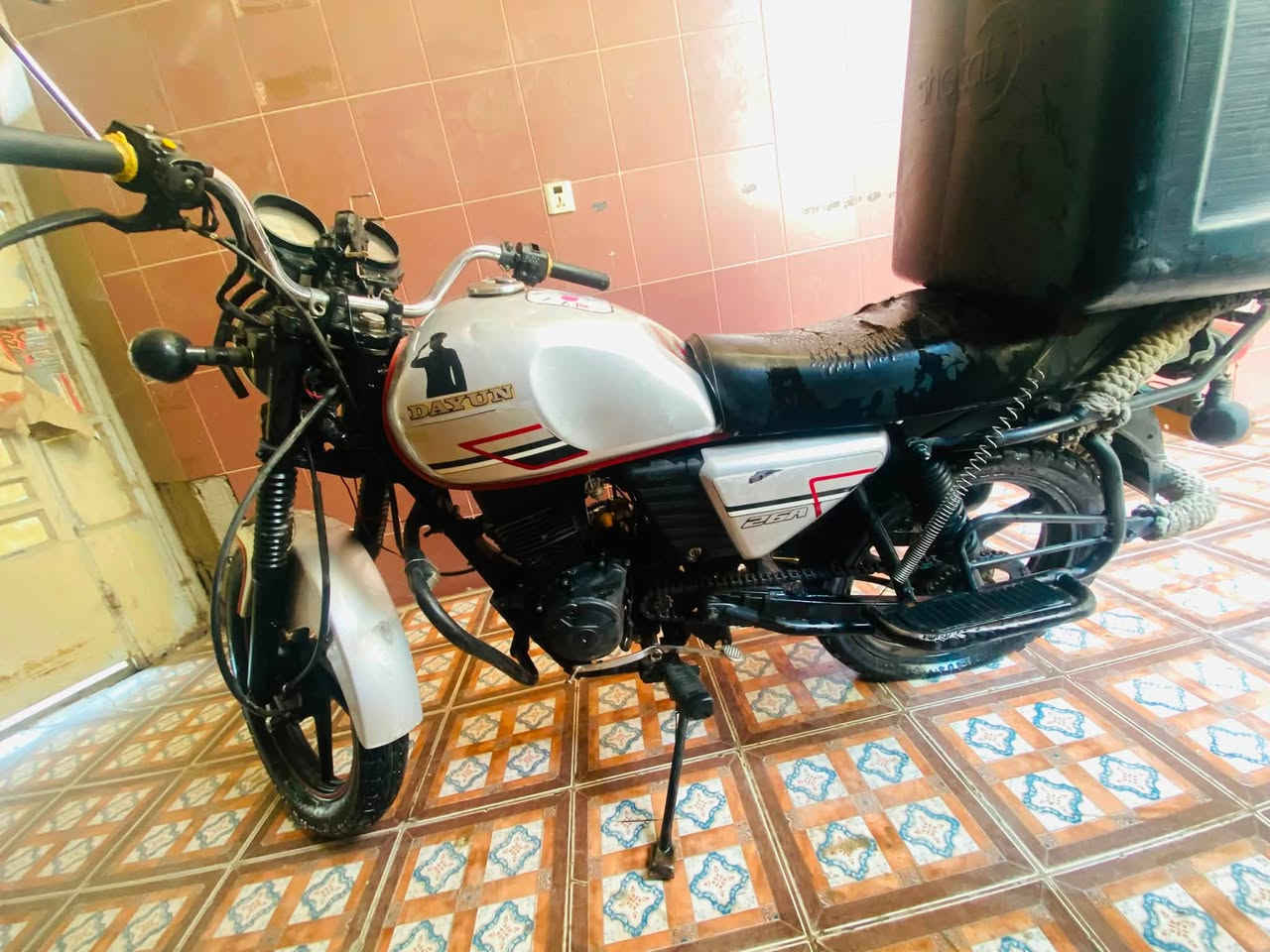 نكره سلف كلشي شغال لناره + اشاير
+ نشرات المحرك ممفتوح عيبها بيها تبخير كلش خفيف 
تبخير مومستمر 
رجاء رجاء الي ميشتري ليطب بس يحجي 
سعر 850 
*********** 
وتساب
