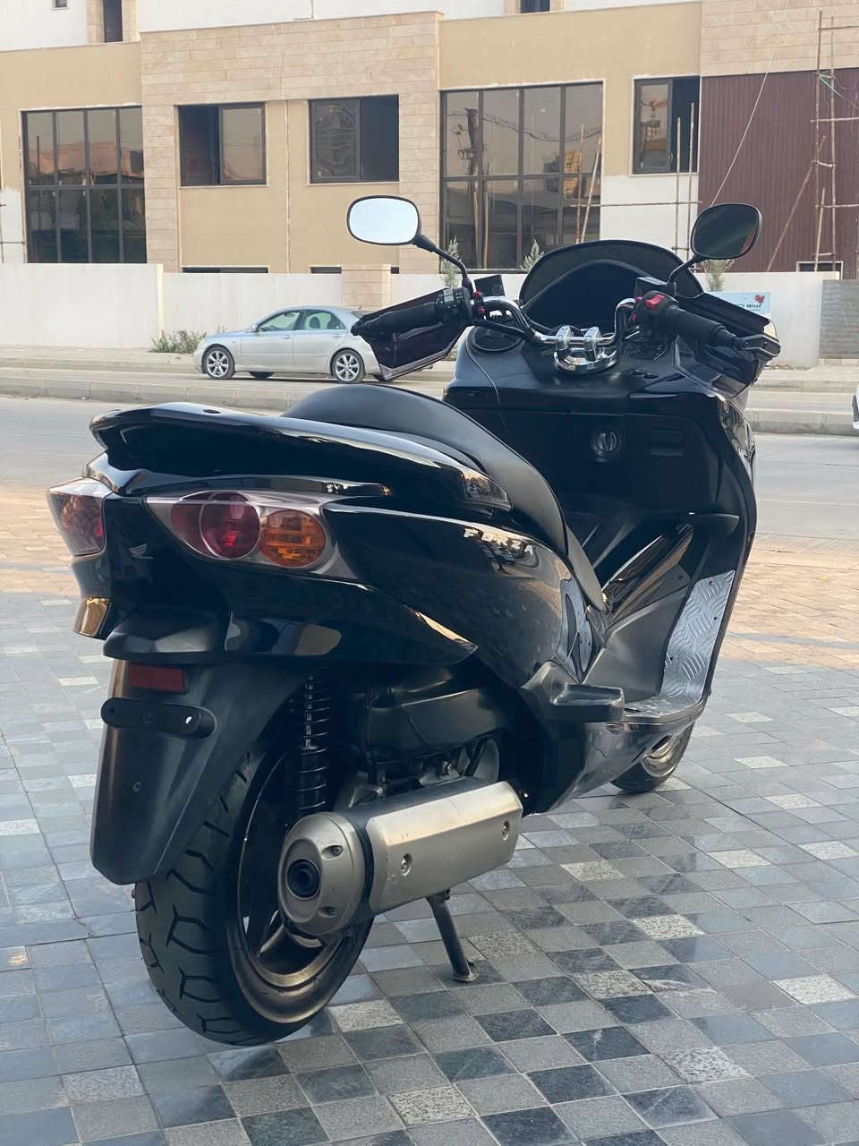 بةناوي خواي گةورة و ميهرةبان ئةو 4 فؤرزايةم لاية بؤ فرؤشتن هةر يةكةو مواسةفاتيكةو نؤعيكة هةر كةسيك مشتةري بو لةخزمةتيام چات بكات يان تةلةفونم بؤ بكات تكاية مشتةري نيت نة سةري خؤت نةسةري منيش مة ئيشية وةكو برسيارو زانياري هةر شتيكت پئويستة ئةوةي بةمن بكريت بةسةر سةرو بةسةرچاوم

 فؤرزا سورةكة سعري 14 گةلاو معمةلةيةكي برايانةية ليدي جوانكاري بؤ داندراوة تةجيلي بيلادة 4 مؤدة  مؤدةكانيS D M A  7 گيرة لايت كريستالة جوانكاري بؤ كراوةو ماتؤريكي مةزبوت و مالي دؤستة شةرت و زةماني گيري ومةكينةي ئةكةم 45 هةزار رؤشتوة .. بةلام ئةو تةجوة بچوكةي پشتةوةي لةگةل نية....

 فؤرزا رةشةكةي دةسكةكاني بؤ داندراوة لايتةكاني ليدي جوانكاري بؤ داندراوة  سعري 15گةلاو معمةلةيةكي برايانةية ياني خاتريكي كةم ماتؤرةكة 5 مؤدة 7 گيرة  مؤدةكاني23S7 S D M A هةزار رؤشتوة ئيس حةوتة ماتؤريكي پاك و جوان بئ كيشةية و مالي دؤستة زةماتي گيرو مةكينةي ئةكةم.

فؤرزا سپيةكة سپي سةدةفة 5مؤدة 7 گيرة مؤدةكاني S7 S D M A  28هةزار رؤشتوة ويل گؤلدة هيتةري بيلادة لايت كريستالة سعري 18 گةلاو معمةلةيةكي برايانةية تةجيلي و مكبةرةي شازم بؤ داناوة 2 مكبةرةي JBL  خستؤتة سةري و الحمد الله هةر 3ماتؤرةكة مةزبوتن و بئ كيشةن و زةمانيان ئةكةم...

 ماتؤرةكان تابليت بةقوةت و جوانن بئ مةسرةفن هةتا لةپيشةوةش نةي بينيت ناتواني برياري لةسةر بدةيت هةر برايةك هةر ئةزيزيك هةر كةسيك هةر بةريزيك حةزي لئي بو من بچوكي ئةكةم و لةخزمةتيام ماتؤرةكان جوانن و سعريشيان  ئةتوانم بليم خوار بازارة....
  
ماتؤرة رةشةكةي تريش سادةية ماتؤريكي مةزبوتة گيري و مةكينةي بةشةرتة سعري 13 گةلاية  4مؤدة  مؤدةكانيS M A D  7گيرة  
...  ژمارةي تةلةفون........***********
