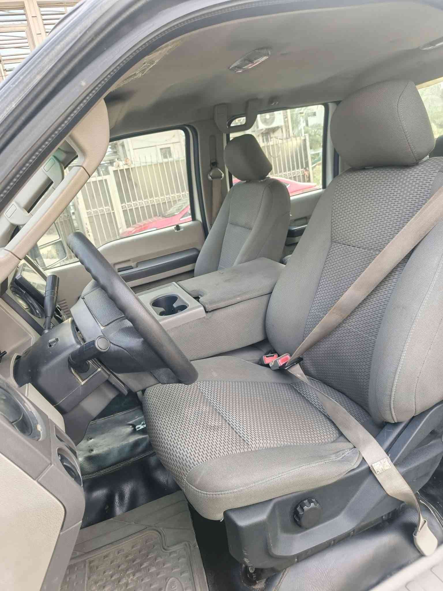 فورد F350 • بنزين ١٠ سلندر • لوحة اربيل تحويل