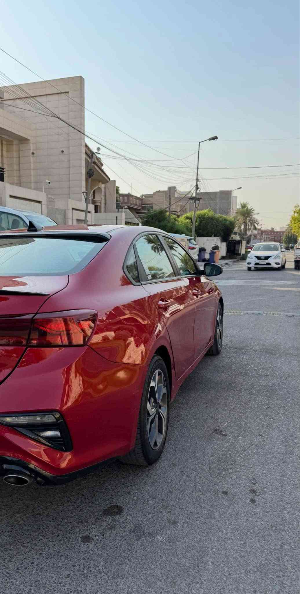 السلام عليكم 
للبيع فقط 
فورتي احمر 
موديل 2020
حادثها بنيد وشويه من الجاملغ 
وناشر صور الحادث 
السياره جديده بمعنى الكلمه 
محرك 2000
كير AT
كأمره دوار 
تحديد مسار 
رادار جانبي 
العنوان زيونه 
السعر 119$
موبايل *********** بغداد, العراق

نص مكتوب في الصور:
- BidFax.info