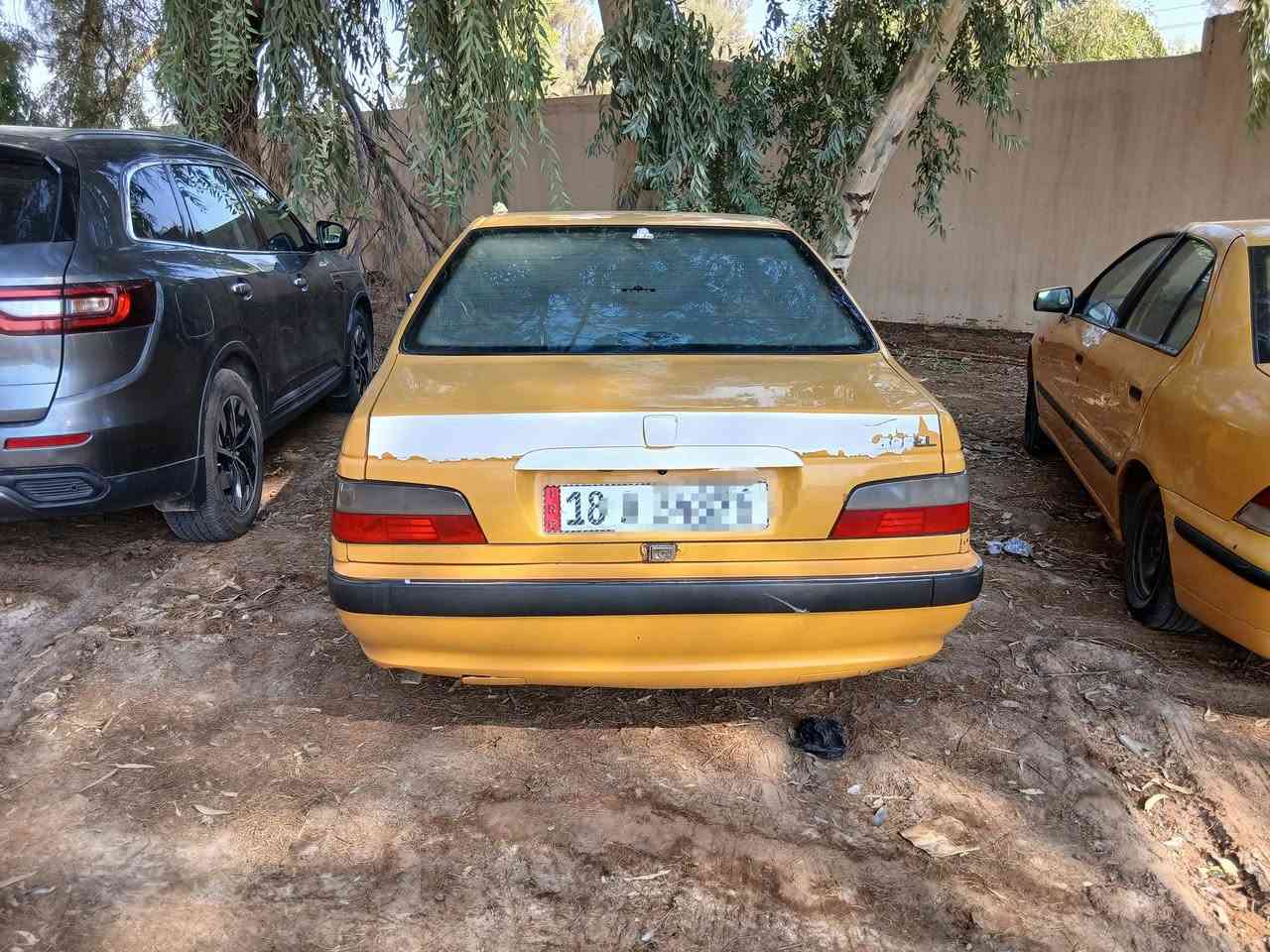 بيجو بارص تكسي موديل 2015
مكينه وكير مكفولات لاتنقيص ولابخار 
تبريد ثلج كمبريسر جديد ومشط مبدله قبل ٦ أشهر 
منضومه زنون قوي كلش وتخم بردات تضليل
ومنضومه غاز ٦٠ لتر يعني تفويلتك ب ١٠ الاف 
رقم انكليزي حله
بيها باب خلف السائق مبدل 
السياره جاهزه نقصها فقط حداديه خلفيه 
سعرها ٣٨ وبيها مجال قليل مكاني ديوانيه مركز  
***********
