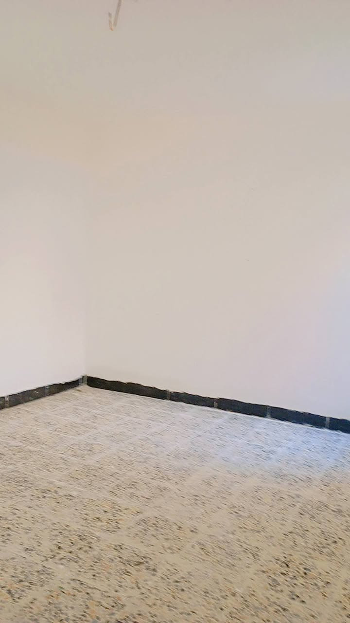 دار للايجار جديد مساحه ١٢٥ حي ميسان مبلغ الايجار ٤٠٠الف مقدمه ثلاث اشهر استفسار ***********

