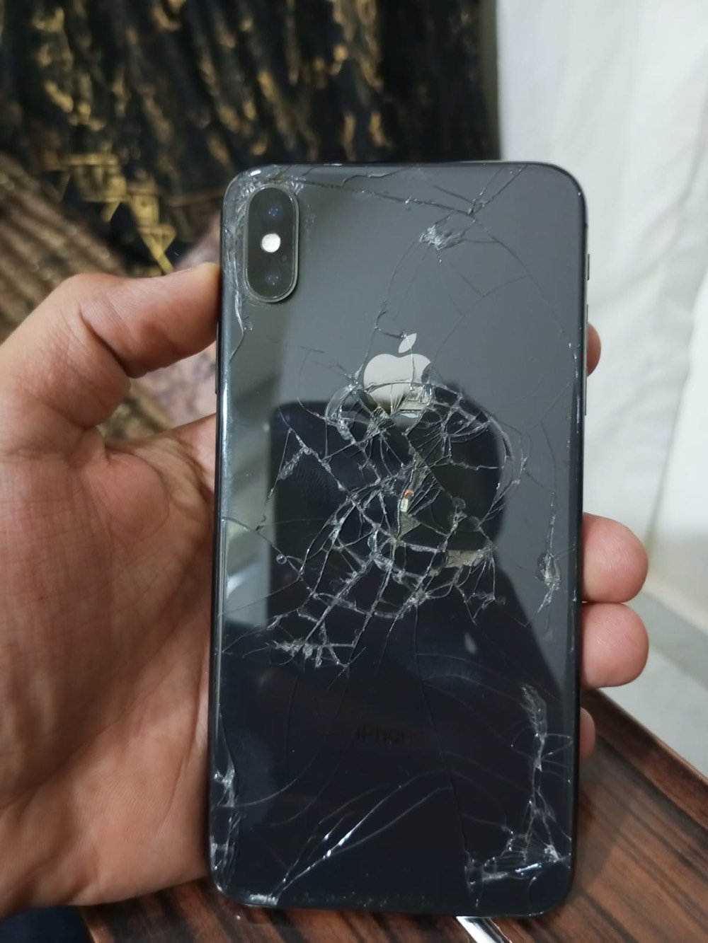 جهاز xmax مبدل شاشه كله عل بلاد بطاريه٨٤ بغداد
ممكن تكتبلي الموديل بالضبط وكم سعة الجهاز؟ (iPhone XS Max 64/256GB مثلاً): 
64
فيس آيدي شغال طبيعي لو بيه مشكلة؟ والكاميرات الأمامية والخلفية كلها تشتغل زين؟: 
طافي
البطارية ٨٤٪، هل بيها هبوط بالشحن أو رسائل صيانة؟ والشاشة المبدلة أصلية لو تجارية؟: 
لا اصليه
شنو السعر النهائي وهل تقبل تبديل أو تفاوض؟: 
بالاتفاق