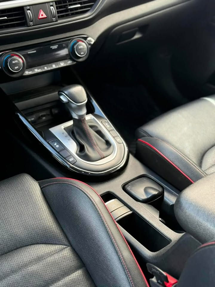 KiaForte GT
2023موديل
. ماشيه ..68.. الف مايل 

. كير Dct دبل كلج 7 نمر الكير المرغوب القوي يعني طياره 🛩️

. مكينه 1.6 تيربو hp 201 🎠

. مواصفات GT معروفه فول 1/1 اعلى مواصفات بل كيا فورتي 

. فتحه سقف 

. بصمه تشغيل عن بعد 

. شاحن وايرلس

. جنطه كهرباء 

. اشاير مري 

. شفتات ستيرن 

. رادار جانبي 

. رادار امامي

. رادار تحديد مسار

. اوتو هولد 

. ايقاف ذاتي 

. مثبت سرعه 

. مانع انزلاق 

. تبريد قطعتين

. شاشه كبيره 9 انج 🖥️

. كشنات جاد حار 🔥بارد ❄️

. أناره داخليه بل أبواب وبل دشبول علامه الGT عديده من ألوان 🌈

. هاند بريك كهرباء ⚡️ 

. سيتم صوت 🔈 harman kardon

. تبريد بيانو + مناخ منفصل 

. تشغيل عن بعد 

. كزوز صوت بلادي رياضي مع فصلات 

.. وبعد هوايه مواصفات بل جي تي ..

***********

نص مكتوب في الصور:
- @hama.cars3
- PLC auction  عندك سؤال؟ اتصل بنا! الكتالوج PLC auction الوت 46739634 رقم تعريف السيارة ******3KPF44AC3PE PLC auction 12/4 US, OH - Cleveland West :ق الموقع 01-07-2024 :تاريخ المزايدة اسأل أخبراء