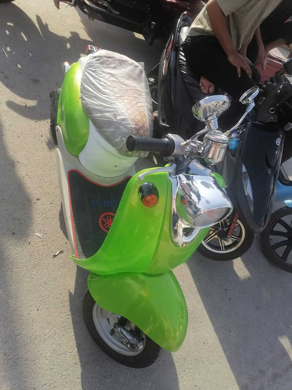 السلام عليكم دراجة عبد الحليم كلاسيك تفاحية 💚 للبيع السرعة ٦٠ كل شي شغال كفالة عامة سلف هندر لايت اشاير السعر ٤٠٠ وبيها مجال العنوان بعقوبة فلكة الفلاحة  للاتصال ***********
