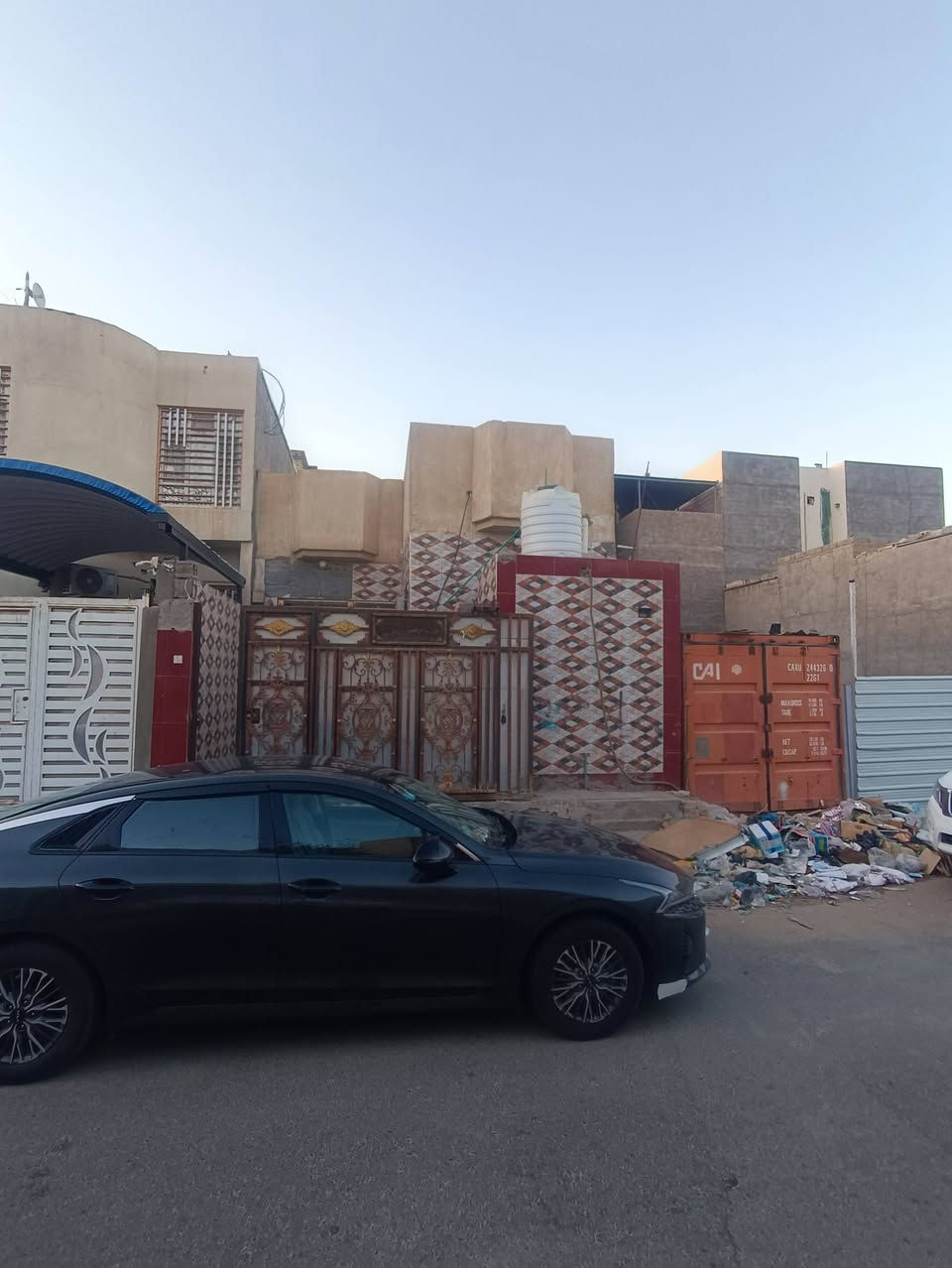 السلام عليكم 
دار للبيع مساحه ١٢٥ طابو صرف السعر ١٣٧ مليون 
الزبير طابق واحد بناء سنه ٢٠١٩ - الصحفيين الاولى - قرب شارع ٢٠ - اقرب نقطه داله مدرج الريسز
يتكون من غرفه نوم وصاله واستقبال وصحيات داخليه وخارجيه
للتواصل ***********
