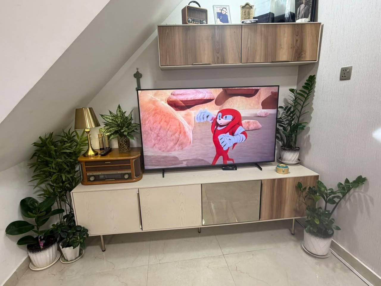 مرحبا ميز  بلازما للبيع جديد اخذته بمليون ونص والله درجه اولى اريده ب 300  نهايته العنوان اليرموك  حي الداخليه 
الااتصلل ***********
