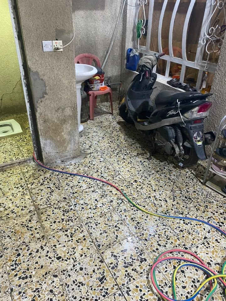 سلام عليكم للبيع بيت 100متر  🏠 الامين الثانيه السده الجديده قرب ساحه زمن طابق ونص طابو صرف بيت نضيف للستفسار 

‭***********‬
