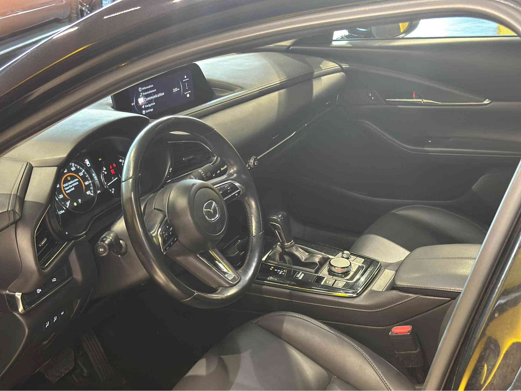 Mazda Cx30 Awd
مۆدێل ٢٠٢٤
فول مواصفات
تەنها ١٨،٠٠٠ ڕۆشتووە و یەک پەلەی سنوقەکەی بۆیاخە سۆنەرەکەم داناوە 
بێ ناو بێ ئێرباگ.
کاتی نەشکاوە ٩٠ رۆژی لەگەڵە بۆ ڕەقەم کردن بەشەرت ڕەقەم و تەقە و ڕەقە ئەیفرۆشین.
سەیارەکە فول فول مواصەفاتە و سڵاید و کوشن کارەبایی و کوشن خەزن و خەتی جادە و تحدید سورعە و ڕادار و کامێرە و برێک بەسمە و ئاوتۆ هۆڵد و کوشن هیتەر و تەبرید مەرکەزی و زۆر زۆر مواصفاتی تری تیایە 
سەیارەکە ڕەقەم سلێمانی و هەولێر و دهۆک و هەڵەبجە ئەکرێ بەدڵی خۆتە.
شوێن: سلێمانی 
ژم: ***********
***********
نرخیشی ١٤٩ گەڵا و مەجالێکی برایانە. السليمانية, العراق
