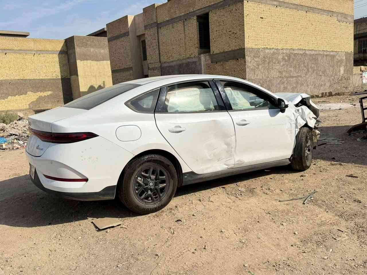 السلام عليكم بيوايدي بيهه حادثها موديل 25 رقم اربيل الدولي 
***********
