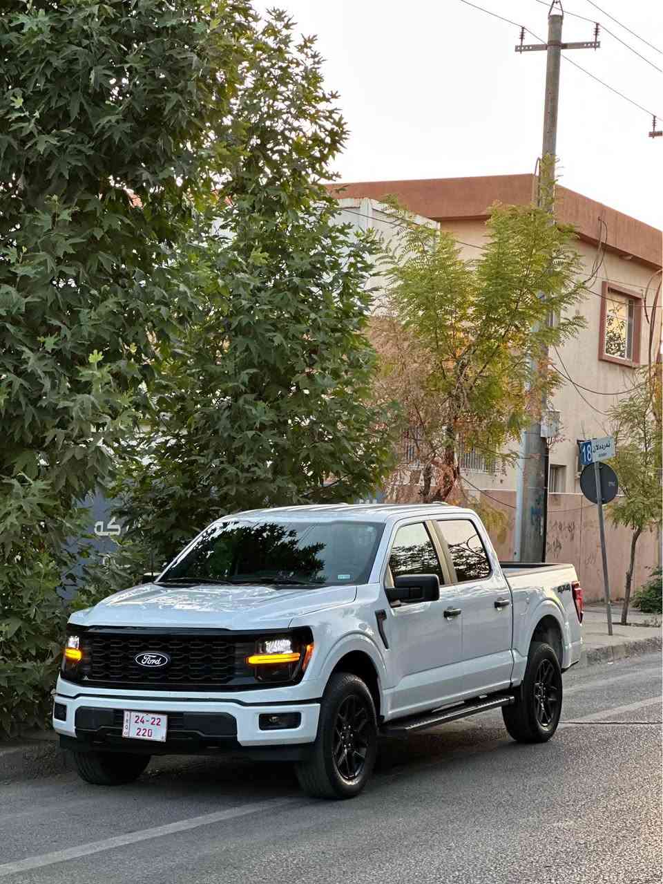 🔥 للبيع | Ford F-150 STX 2024 🔥
 بس بونيت صبغ   دواخل شاصی بشرط

🚘 فورد F-150 STX موديل 2024
(( دبل اكسل ))

✅ محرك 2.7 لتر EcoBoost تيربو 

✅ قوة 325 حصان

✅ جير أوتوماتيك 10 سرعات

✅ كابينة SuperCrew (أربع أبواب)

✅ شاشة 12 إنش

✅ Apple CarPlay & Android Auto

✅ كاميرا خلفية

✅ مصابيح LED

✅ نظام Cruise Control

✅ السياره ٤*٤ دبل اكسل 

📍 الممشى: 11 مايل 

سيارة قوية، اقتصادية بالوقود، ومناسبة للاستخدام اليومي والسفر.

📞 للاستفسار ومعرفة السعر يرجى التواصل على الخاص أو

 الاتصال.*********** 
رقم شاصی   1ftew2lpxrke42360

سعر 305$
مکان سلیمانیە السليمانية, العراق
