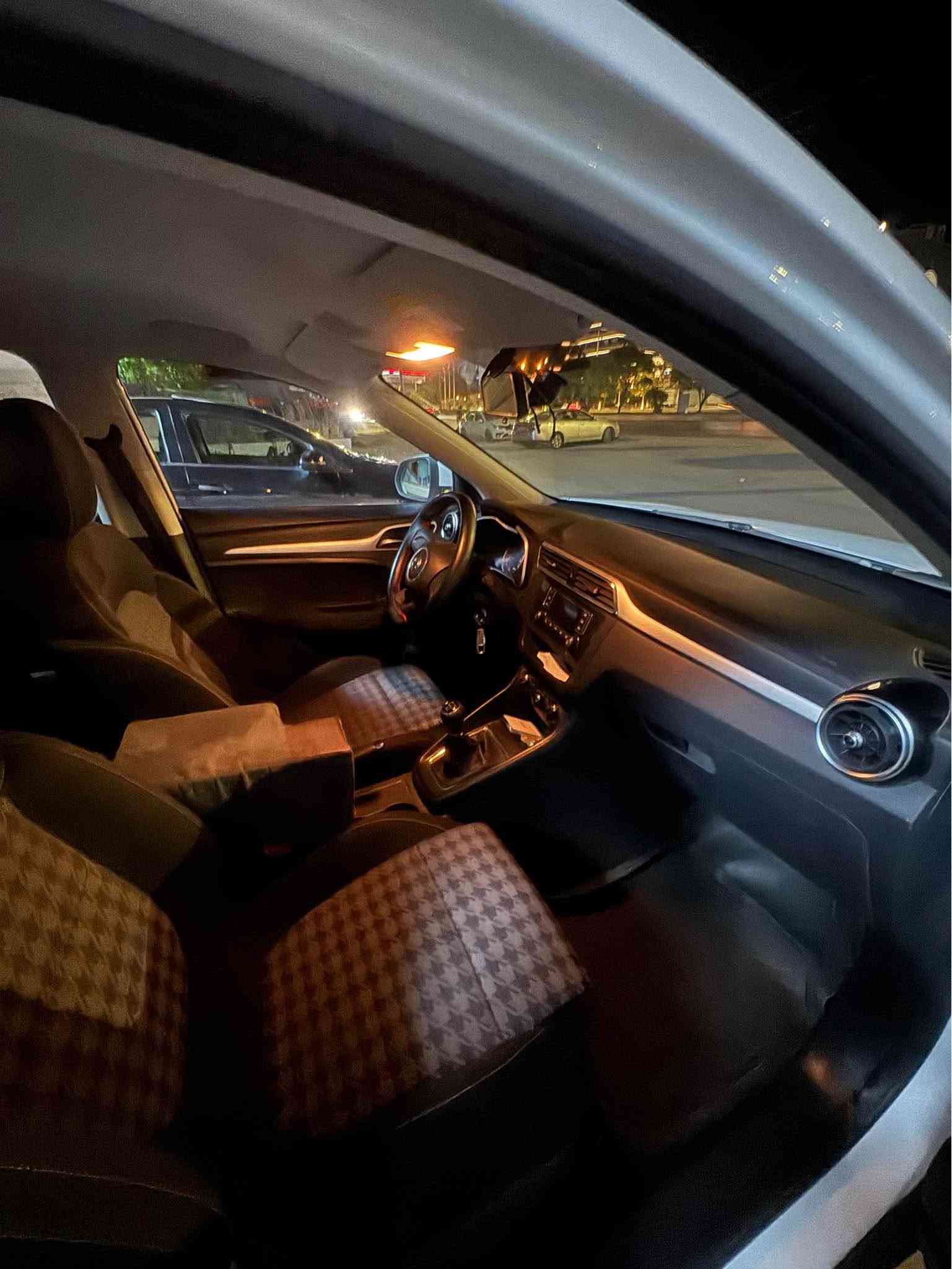MG. ZS. 2023

أيمجى  زيت  أيس  گير عادى  بي بؤياخ بي ساردهيجى بيوه نيه سه نه وي تازه يه ماوه ى رؤشتن  22000  هه زار رؤشتوه  گيرو مه كينه ى به شه رت برخووى نه جولاوه   هه موو لاشه ى به شه رت   نرخ

107 $

*********** السليمانية, العراق
