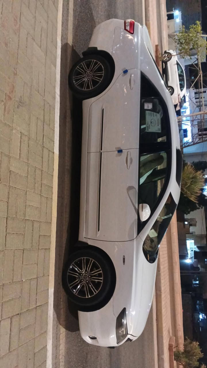 السلام عليكم كامري موديل 8فول مواصفات خليجي بيه صبق شبرين بس والباقي كفاله سياره واحد عله واحد السعر شده وعشره وبيه مجال ***********
