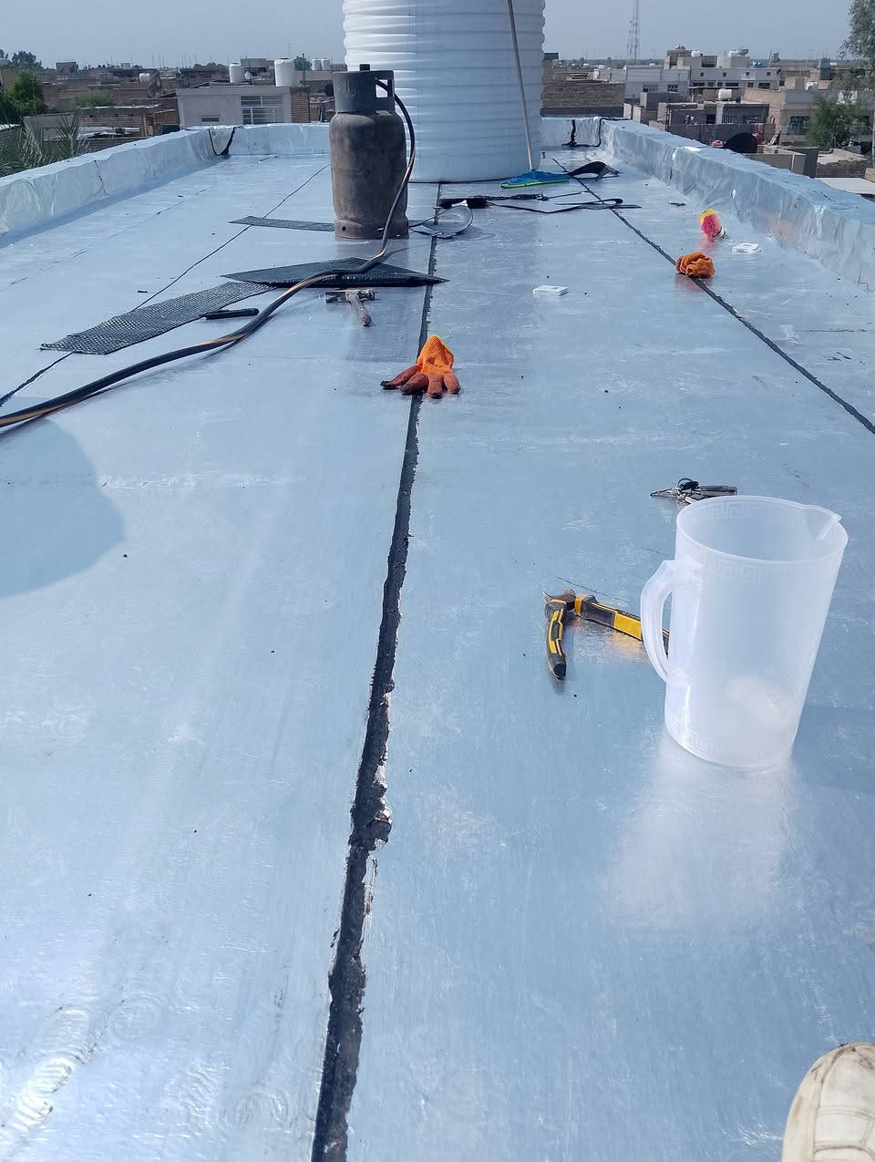 مخافة الله أساس العمل
🌧️🏠 تريد تحمي سطح بيتك من المطر والرطوبة وحرارة الصيف؟ 🌞💦
***********📞

تعلن شركة السلطان للأيزوكام عن توفر وتنفيذ عزل الأسطح باستخدام الأيزوكام الأصلي 🇮🇹 بسماكة 6mm، العاكس للحرارة والمانع للرطوبة.

🔥 ليش تختار الأيزوكام؟

✅ يعكس حرارة الشمس بنسبة تصل إلى 80%

✅ يمنع تسرب الرطوبة ويحمي السطح

✅ يتحمل مختلف الظروف المناخية

✅ ضمان جودة العمل لمدة 12 سنة

✅ صيانة مجانية خلال فترة الضمان

✅ أسعار مناسبة جداً وجودة عالية

🏗️ يُستخدم الأيزوكام على:

الصب • الفرشي • الأشتايكر • الجينكو • السندويج بنل • الأسطح المزفتة

💡 واستغنِ عن طرق العزل القديمة والثقيلة والمكلفة مثل:

التراب • النايلون • الفلين • الطين وغيرها.

🏢 نعمل على تغليف أسطح المباني الحكومية والأهلية

من شمال العراق إلى جنوبه 🇮🇶

🚗 لا تتعب نفسك بالبحث!

اترك عنوانك وتواصل ويانا، ونوصل لباب بيتك ونقدملك الخدمة بأفضل جودة.

📞 للحجز والاستفسار ***********

⭐ لسنا الوحيدين... لكننا نسعى دائماً لأن نكون الأفضل. ⭐

📲 فضلاً وليس أمراً: شارك المنشور حتى يستفاد غيرك.
