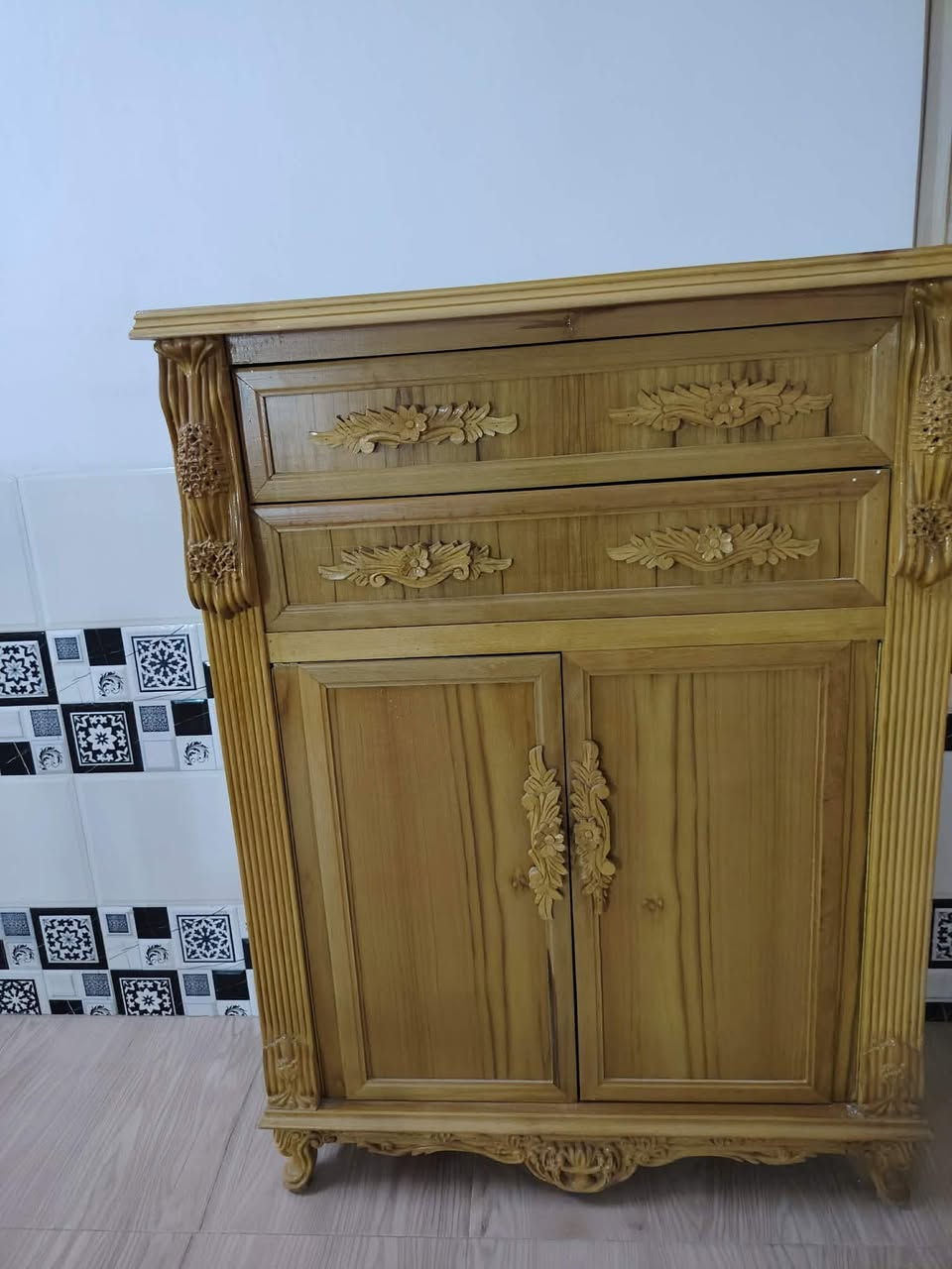 السلام عليكم غرفة نوم جديده مصار 6اشهر من اشتريتها صاج عراقي أصلي تزكام شغل درجه اولى اخذتها مليونين ونص
رايدها بمليونين و250 وبيها مجال كامله للاستفسار ***********

مكاني بغداد الأمين الثانيه
