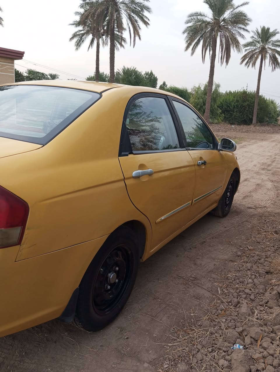 سيراتو 2008 خليجي محرك 1600
صبغ في الباب الايمن كير متعهد 
تبريد شغال 
رقم انبار 
العنوان بغداد الرشيد
السعر 60 وبيه مجال الاتصال على الرقم 
***********
