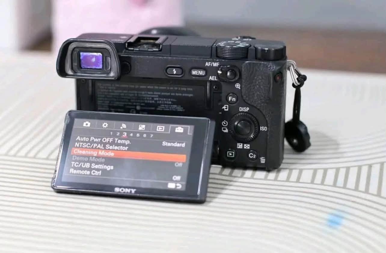 السلام عليكم
بل جيس كرتونه وكل عراضها 
تصور 4k 
Sony 6100 
16-50 lens 
SD card  32 
Shutter 5000

للأستفسار وات ساب   *********** 
مكاني بغداد  توصيل متوفر  داخل بغداد فقط

