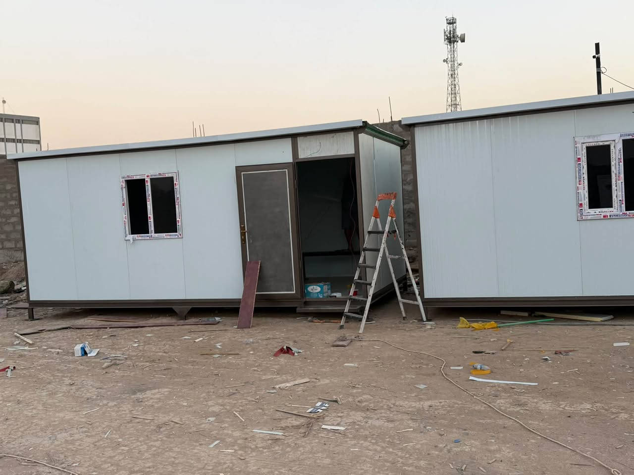 سلام عليكم كرفانات قياس 6في 3
شغل جديد تفصال شغل مرتب 

الموقع بغداد جرف النداف 

سعر مليون و 800 

جميع القياسات متوفرة حسب الطلب 

أي ستفسار اتصال او واتساب ***********

نص مكتوب في الصور:
- ***********