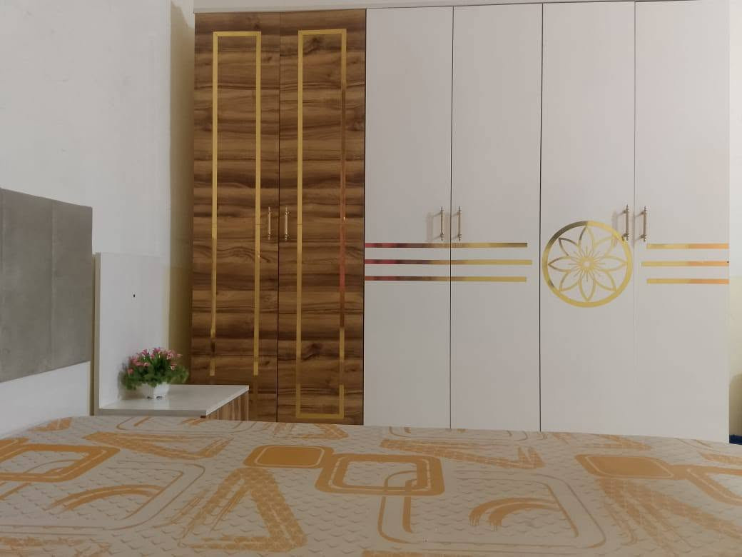 غرفة نوم للبيع مستعمل السعر ٣٥٠  وبي مجال قليل هو والدوشك
للاتصال على الرقم *********** هذا بس خط 
أما رقم الواتساب هو 0780286435
انا مكلف بالنشر فقط ولست صاحب العرض
