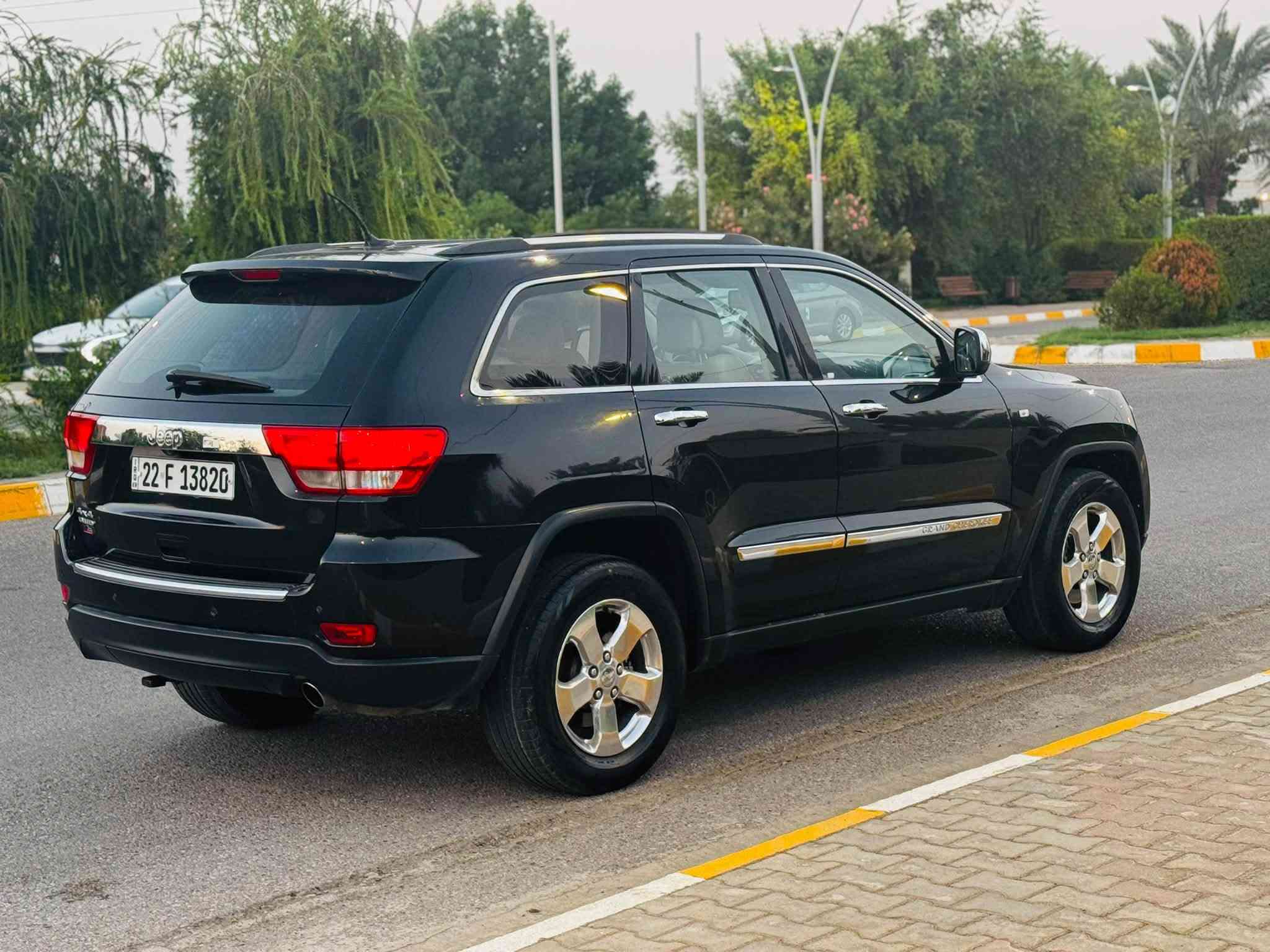 جيب ٢٠١٣ • محرك ٣٥٠٠ • رقم أربيل